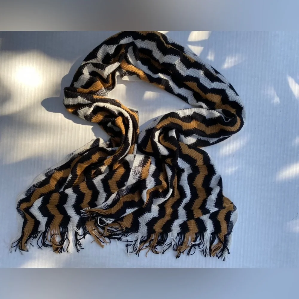 Missoni Wool Blend Chevron Fringed Scarf - Picture 8 of 9